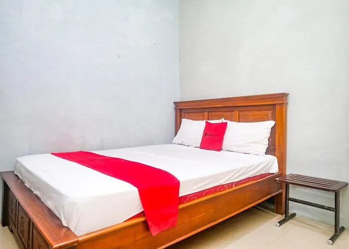RedDoorz @ Jalan Kedawung Hotel Malang